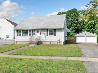 200 Meadowbrook Rd, Stratford, CT 06614