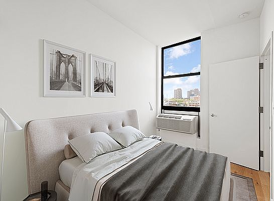 4th image of 300 E 120th St #4D