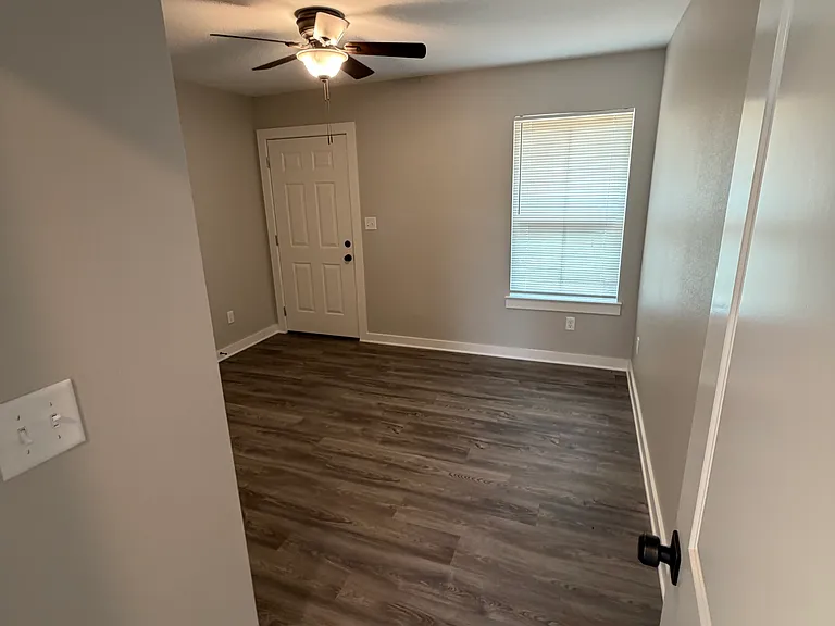16718 FM 16 E #16706 — Photo 6