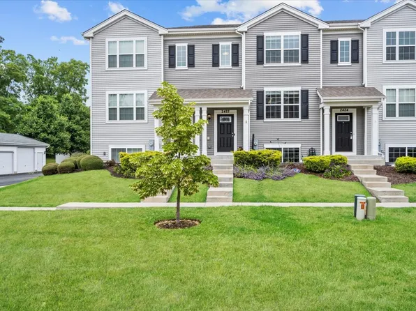 2422 Aurora Dr, Hampshire, IL 60140