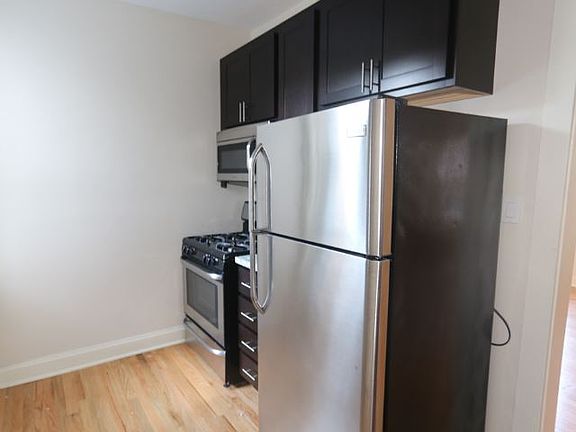 3rd image of 4040.5 N Ashland Ave #M04r