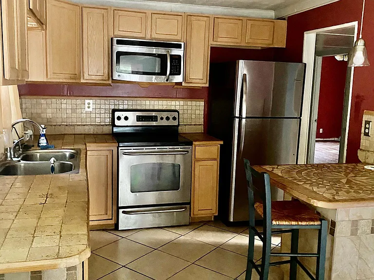 3618 Drexel St — Photo 10