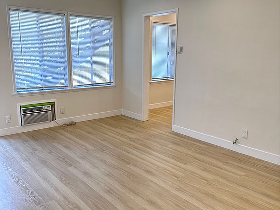 2nd image of 14324 Roscoe Blvd APT 1