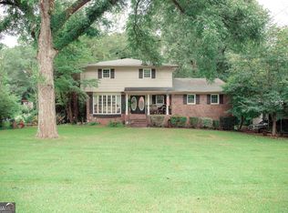 921 Crystal Dr, Thomaston, GA 30286