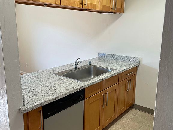 5th image of 240 Hollis Ave #24