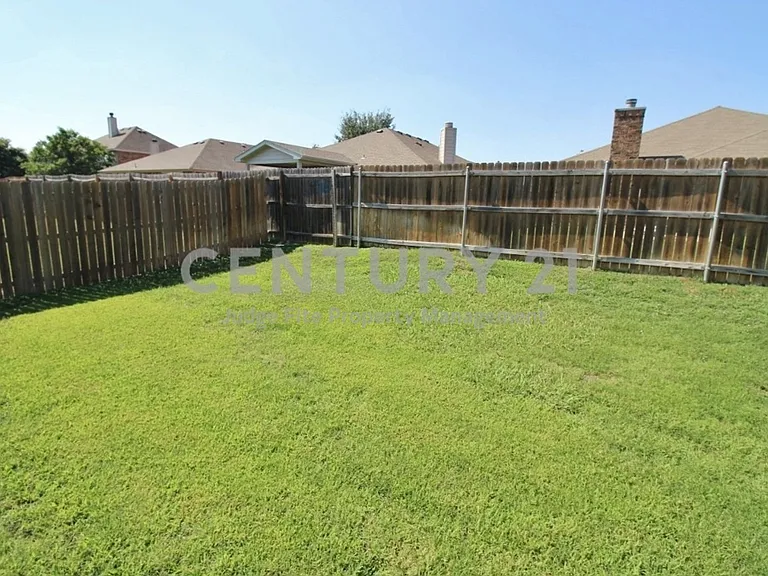 2816 Park Springs Dr — Photo 26