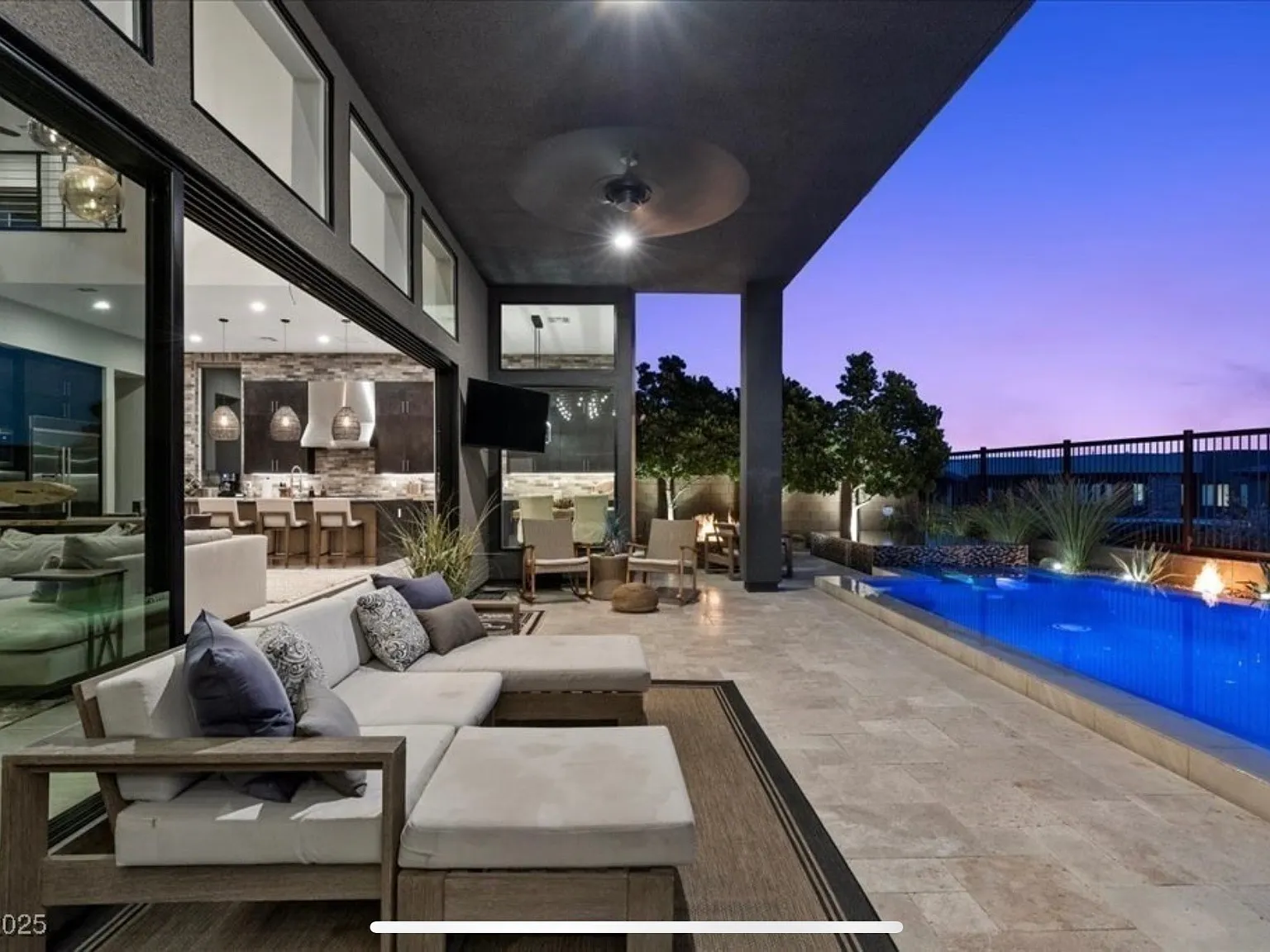 10941 Earth Hues Ct — Photo 4