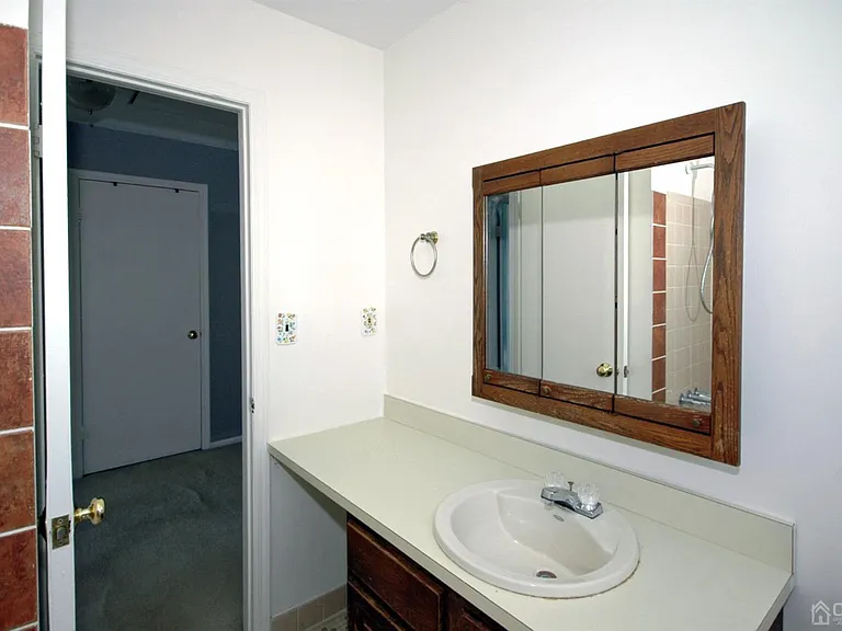 48 Astor Ct — Photo 20