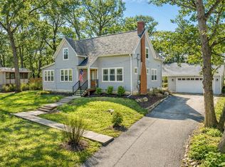 812 Van Slyke DRIVE, Fontana, WI 53125