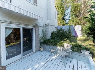 8904 Stark Rd, Annandale, VA 22003