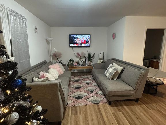 5th image of 412 W Hillsboro St