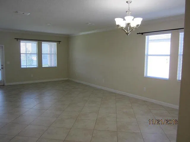 4 bed, 2139 sqft, $2,650 — Photo 4