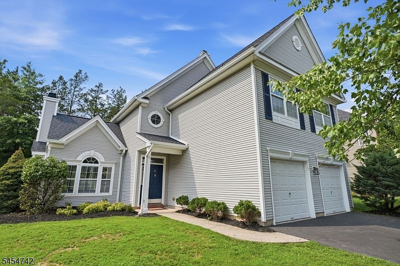 1st image of 31 Bouwrey Pl