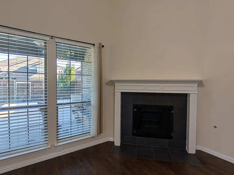 12461 Bridgeport Dr — Photo 24