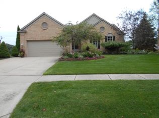 2659 Shadow Lake Dr, Lake Orion, MI 48360