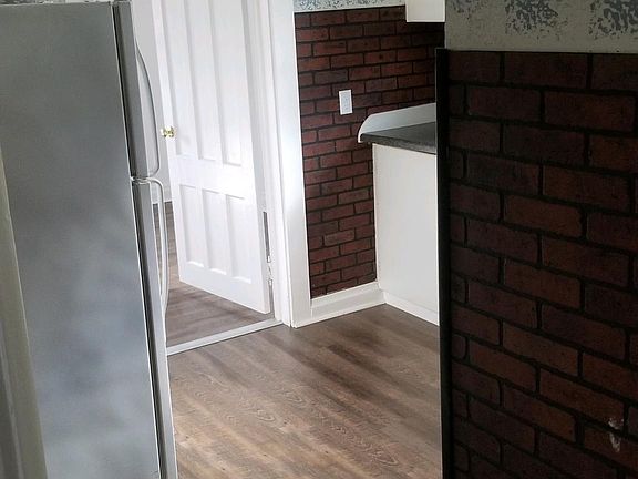 5th image of 32 Rumsey St #2