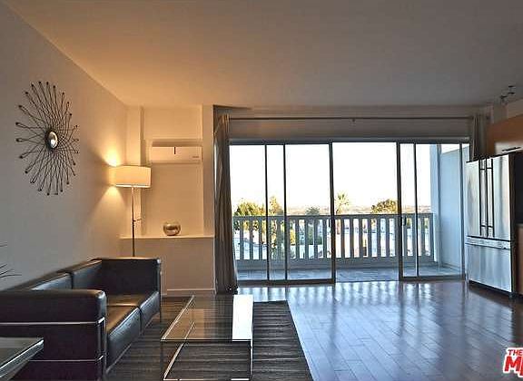 4th image of 999 N Doheny Dr APT 406