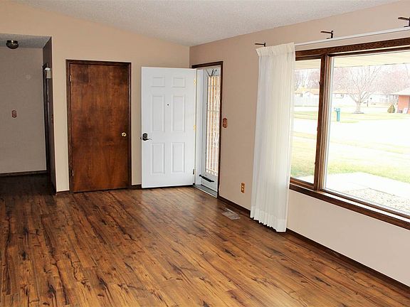 3rd image of 3907 H Ave