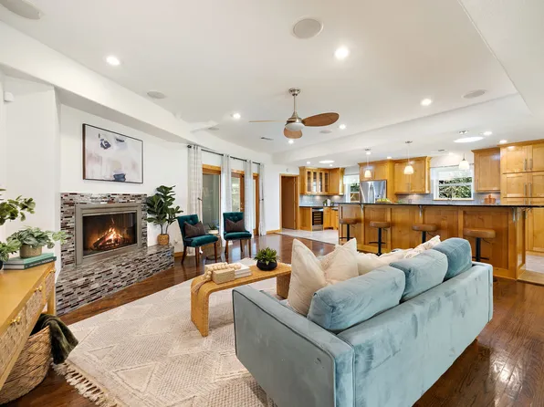 10412 Silverock Dr, Dallas, TX 75218