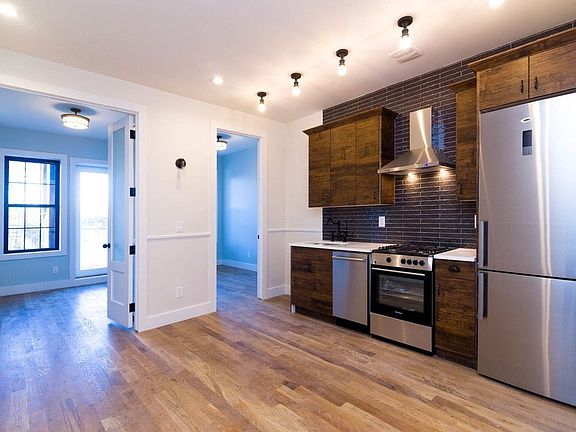 2nd image of 330 Melrose St #2L