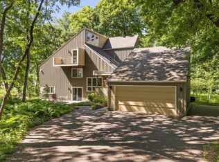 3326 Martha Ln, Minnetonka, MN 55345
