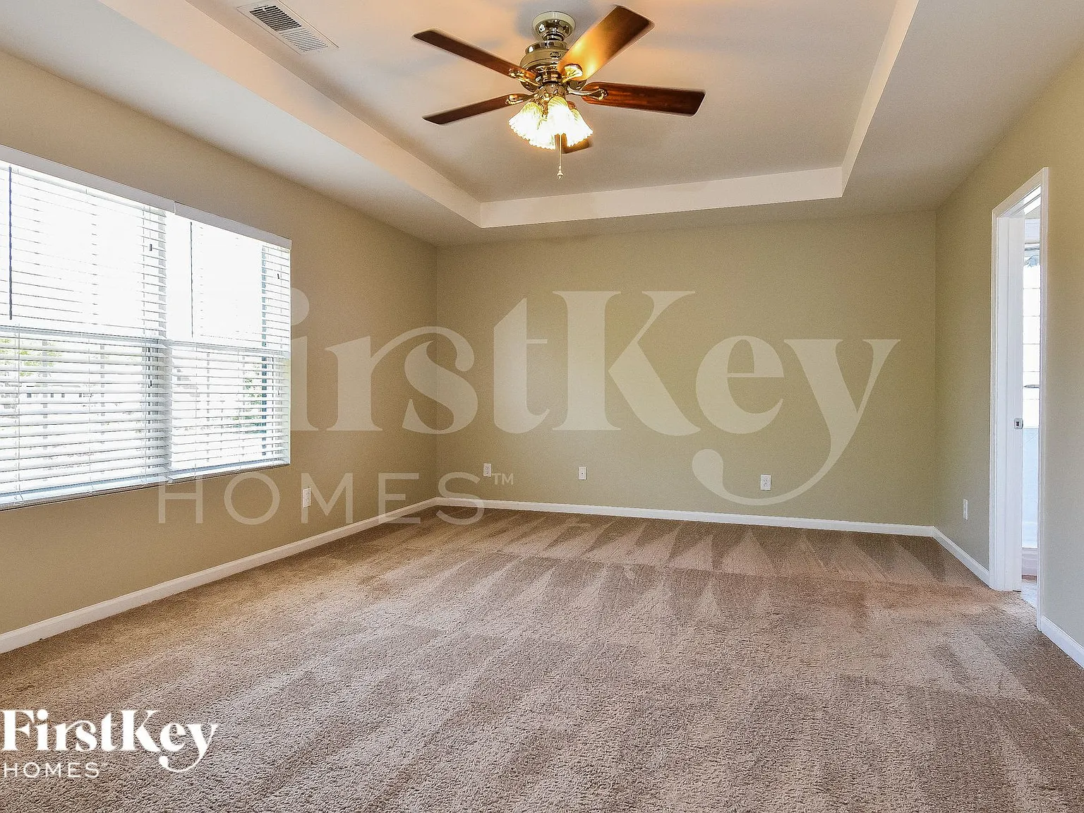 4 bed, 2.5 bath, 2310 sqft, $2,515 — Photo 3