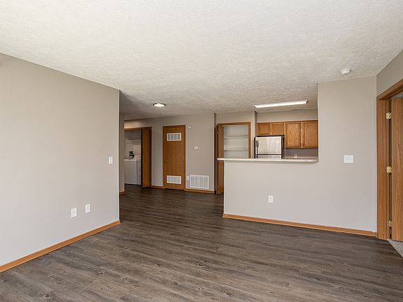 Large two-bedroom/two bath - 1,102 SF
