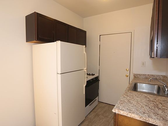 3rd image of 931 W Sunnyside Ave #N4