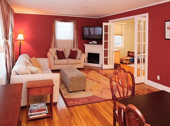 2nd image of 15 Lawrence Park Cres #15A