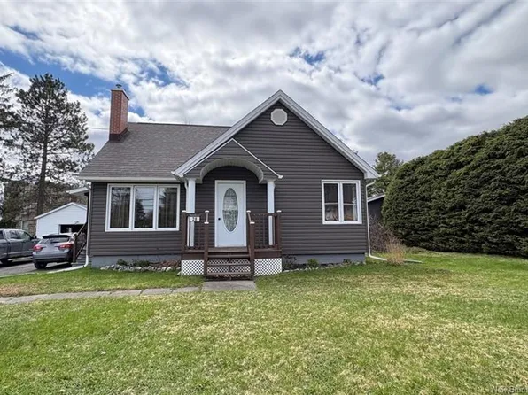 28 Philippe Ave, Edmundston, NB E3V 1R1