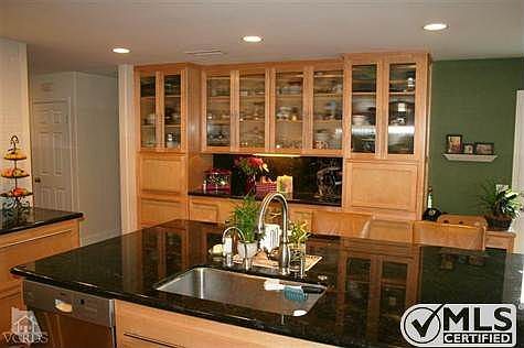 4th image of 524 Dena Dr