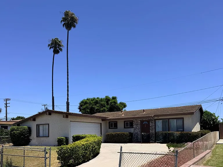 1400 Visalia St — Photo 1