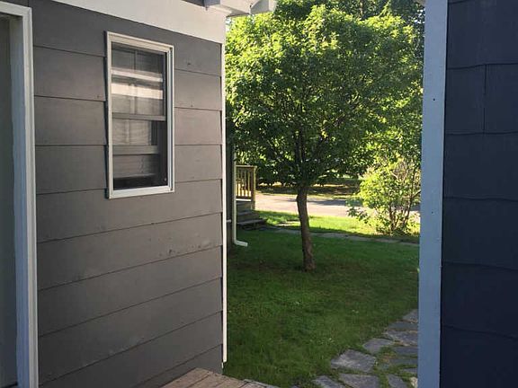 4th image of 388 College Ave
