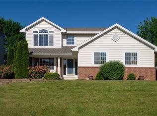 1996 NW 155th St, Clive, IA 50325