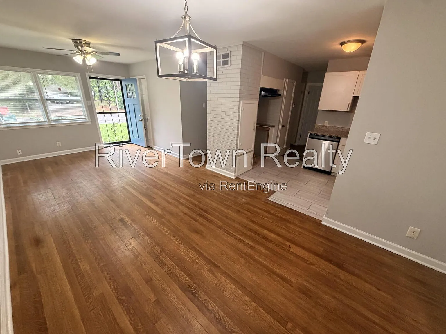 3 bed, 1.0 bath, 1365 sqft, $1,295 — Photo 3