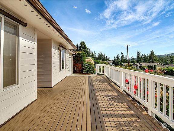 5th image of 302 Camaloch Drive