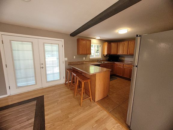 5th image of 322 N Solmar Dr