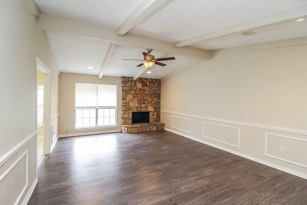 4 bed, 3.0 bath, 1975 sqft, $2,415 — Photo 2