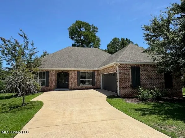 418 Babineaux Pl, Biloxi, MS 39531