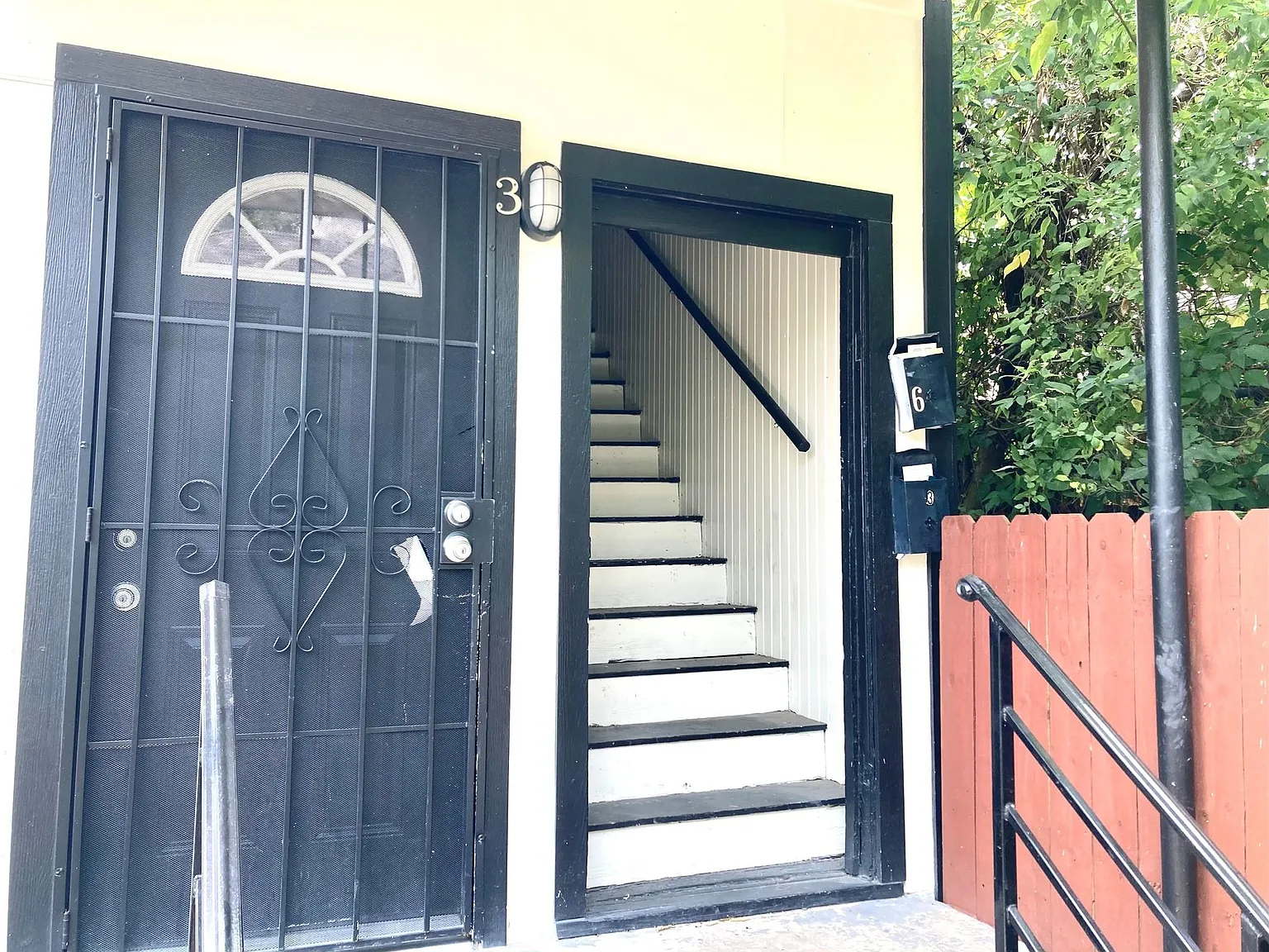 2 bed, 1.0 bath, 657 sqft, $800 — Photo 2