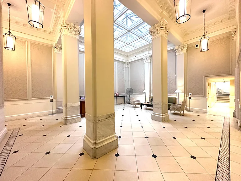 21 Beacon St #2T — Photo 2