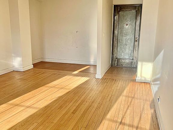 4th image of 405 W 23rd St APT 14G