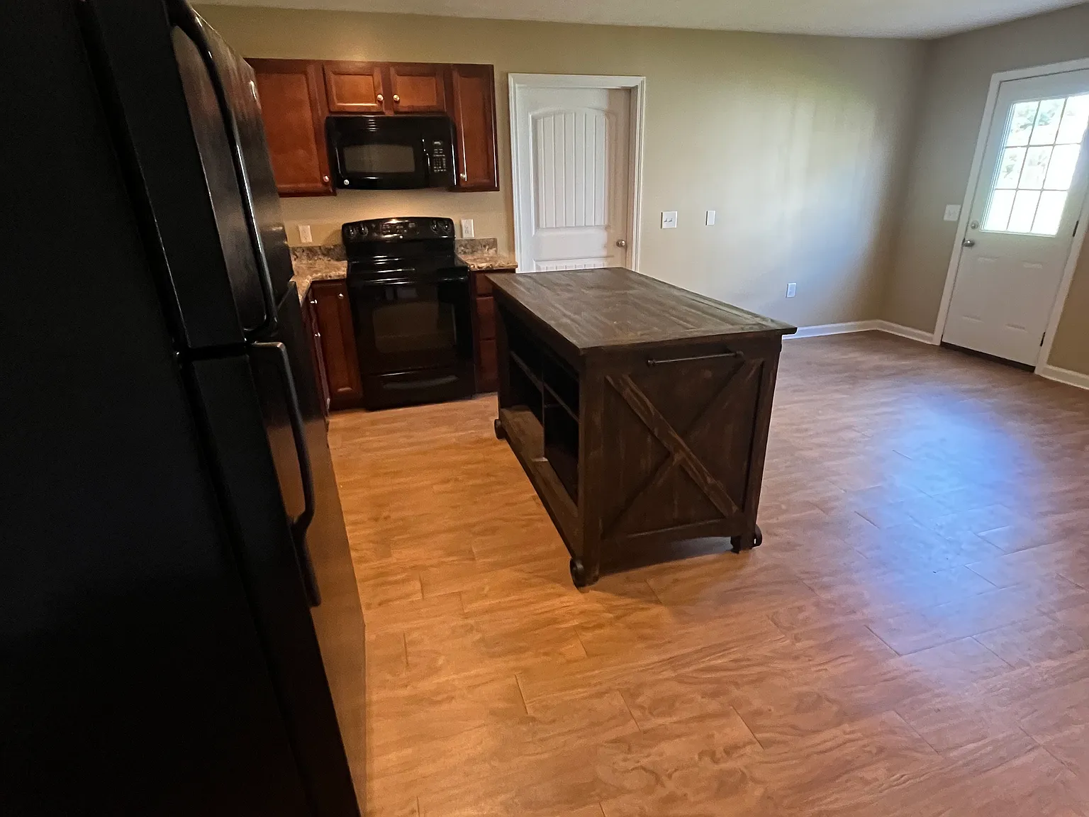 648 Stowe Court — Photo 3