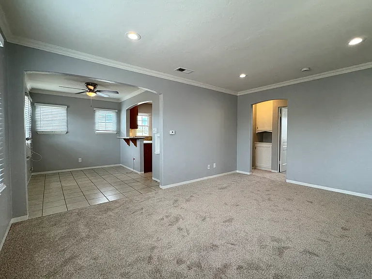 2975 Laurel St #19 — Photo 8
