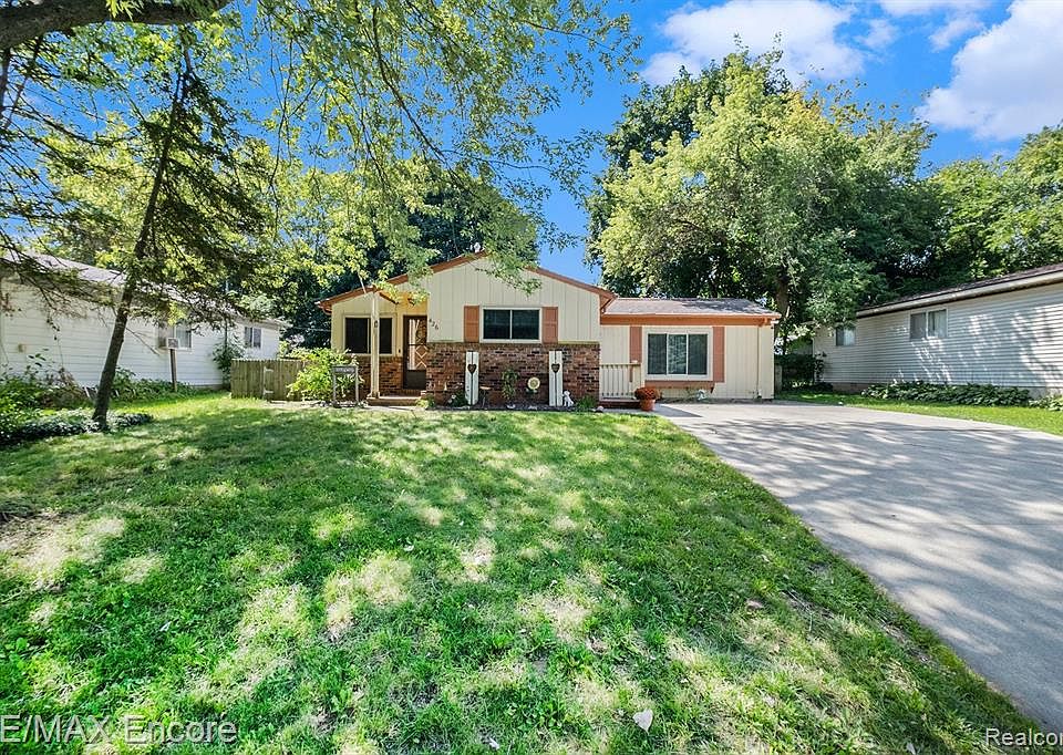 426 Hastings St, Holly, MI 48442 Zillow