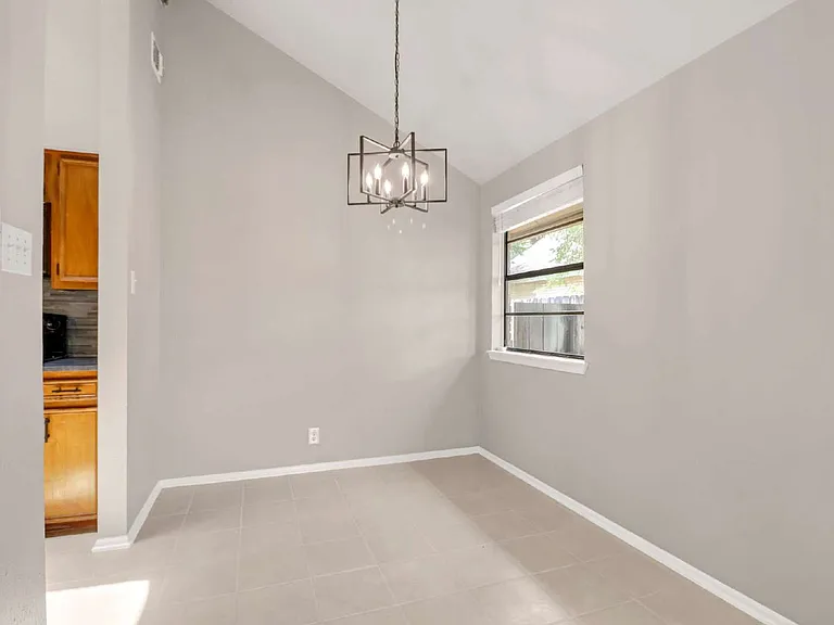 14216 Indian Woods — Photo 7