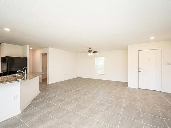 5th image of 1451 Woodfern St