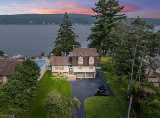 374 Lakeside Rd, Hewitt, NJ 07421