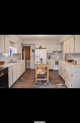 5th image of 2148 8th St