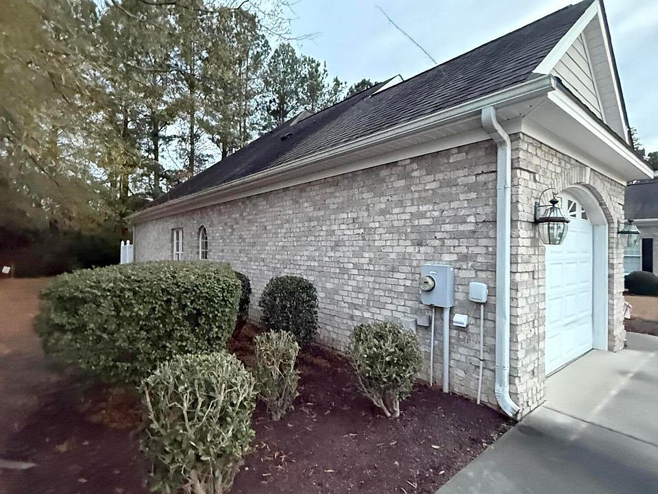 2nd image of 3615a Eagle Point Lane NW